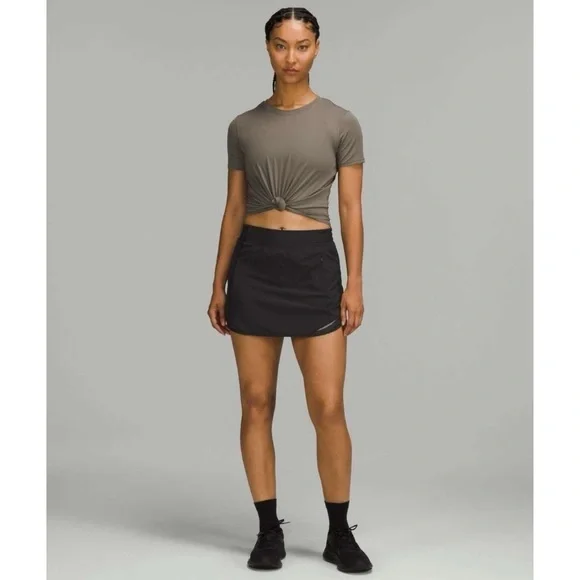 Lululemon Hotty Hot High-Rise Skirt Black - Picture 3 of 12